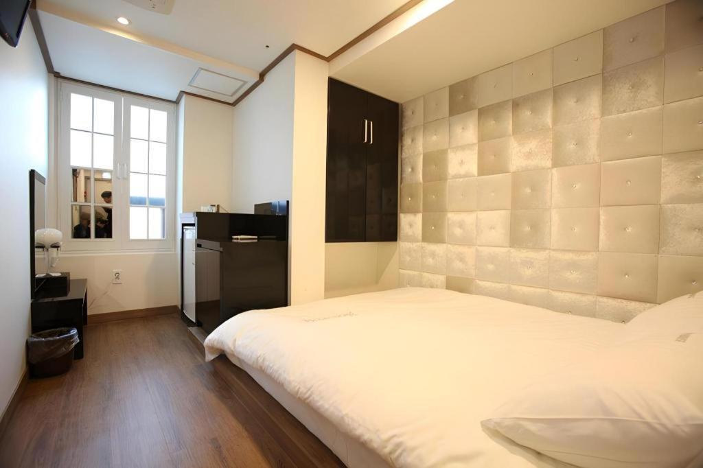 เมียงดง มอม เฮาส์ Hotel โซล ภายนอก รูปภาพ
